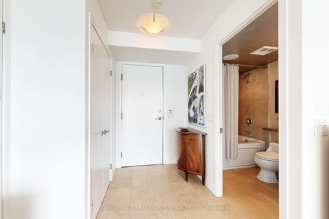 Photo 3 at 1061 - 313 Richmond Street E, Moss Park, Toronto Photo 3 at 1061 - 313 Richmond Street E, Moss Park, Toronto