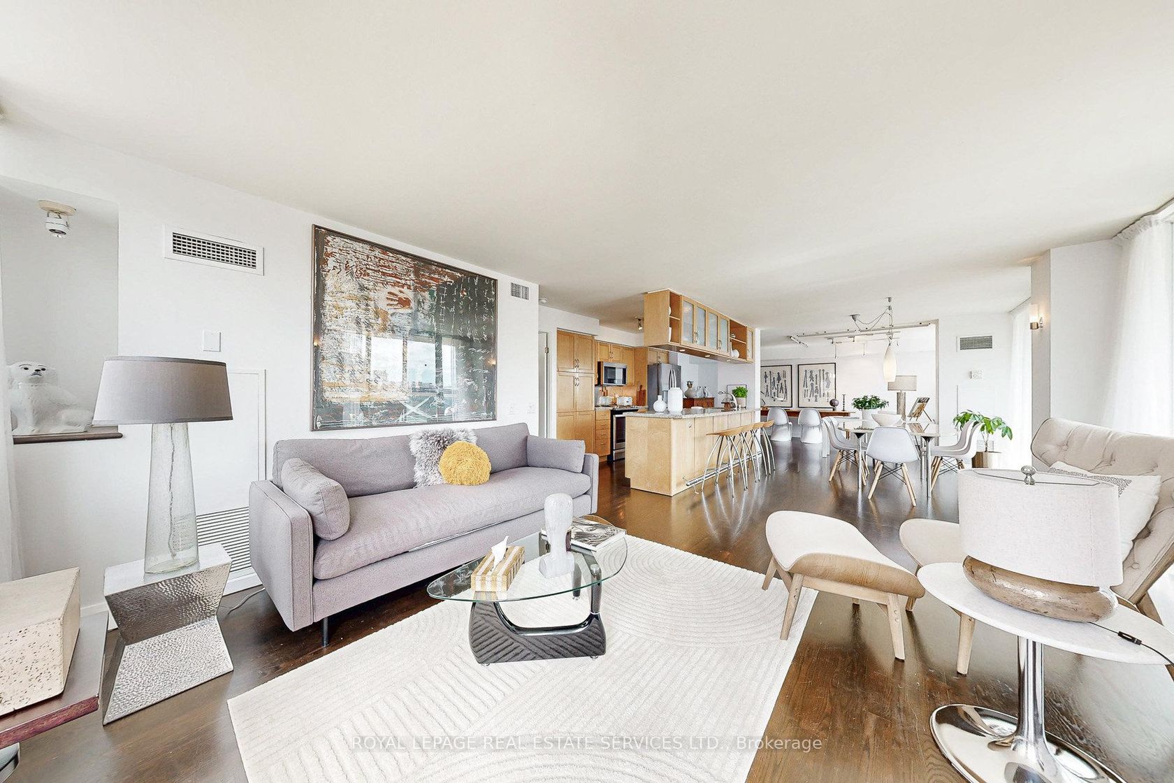 1061 - 313 Richmond Street E, Moss Park, Toronto by Loree Meneguzzi Real Estate 1061 - 313 Richmond Street E, Moss Park, Toronto