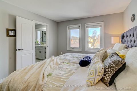 Photo 19 at 350 Pickering Crescent, College Manor, Newmarket