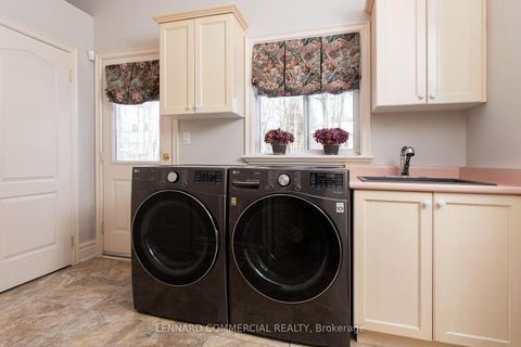 Photo 14 at 4 Lenarthur Court, Hills of St Andrew, Aurora