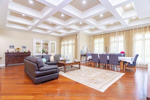 Photo 4 at 76 Thornridge Drive, Yorkhill, Vaughan