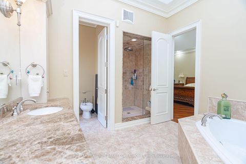 Photo 11 at 76 Thornridge Drive, Yorkhill, Vaughan
