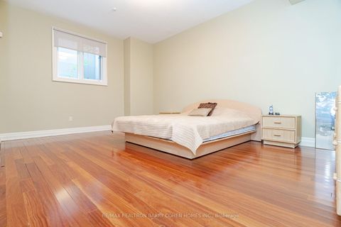Photo 19 at 76 Thornridge Drive, Yorkhill, Vaughan