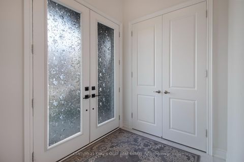 Photo 4 at 38 Tipp Drive, Rural Richmond Hill, Richmond Hill