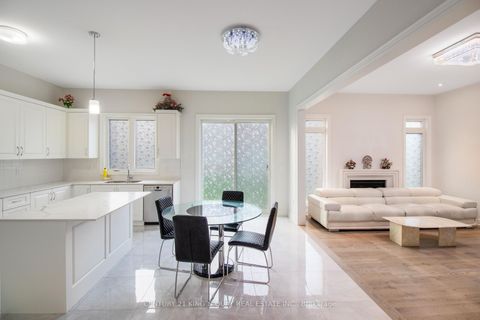 Photo 8 at 38 Tipp Drive, Rural Richmond Hill, Richmond Hill