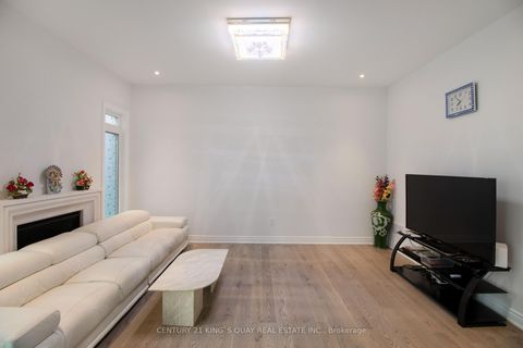 Photo 14 at 38 Tipp Drive, Rural Richmond Hill, Richmond Hill
