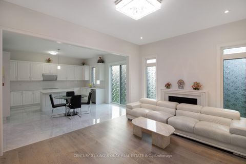 Photo 17 at 38 Tipp Drive, Rural Richmond Hill, Richmond Hill