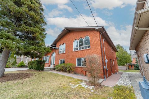 Photo 8 at 209 Crestwood Road, Yorkhill, Vaughan