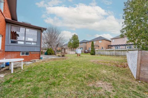 Photo 11 at 209 Crestwood Road, Yorkhill, Vaughan