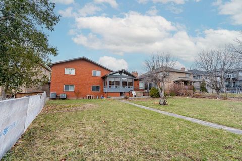 Photo 12 at 209 Crestwood Road, Yorkhill, Vaughan