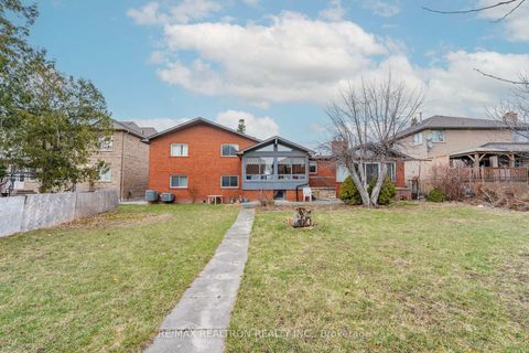 Photo 13 at 209 Crestwood Road, Yorkhill, Vaughan