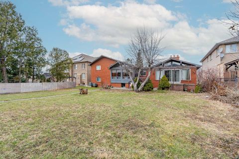 Photo 14 at 209 Crestwood Road, Yorkhill, Vaughan