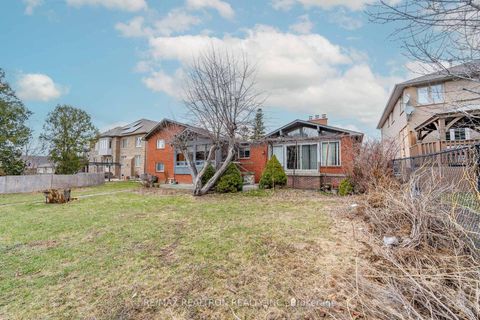 Photo 15 at 209 Crestwood Road, Yorkhill, Vaughan