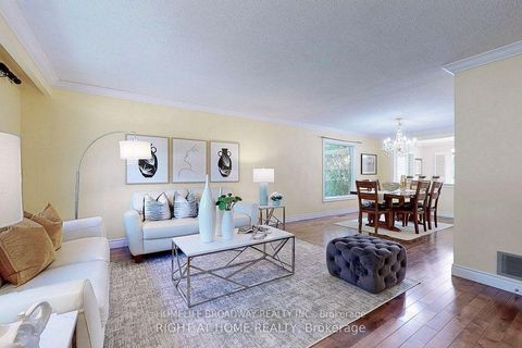 Photo 3 at 9 Trillium Drive, Aurora Highlands, Aurora