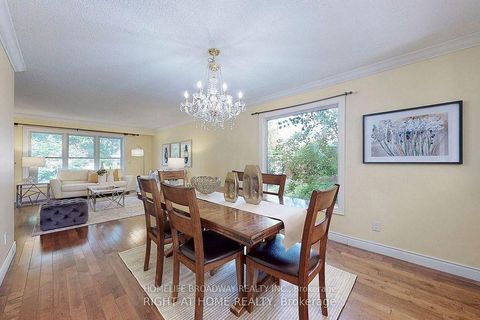Photo 5 at 9 Trillium Drive, Aurora Highlands, Aurora