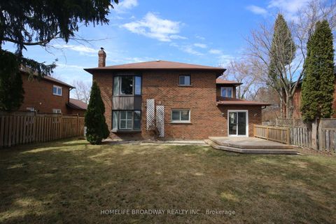 Photo 23 at 9 Trillium Drive, Aurora Highlands, Aurora