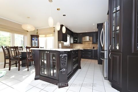 Photo 7 at 156 Forest Drive, West Woodbridge, Vaughan