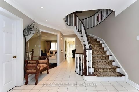 Photo 9 at 156 Forest Drive, West Woodbridge, Vaughan