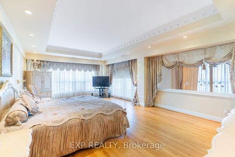 Photo 10 at PH 4 - 1 Clark Street W, Yorkhill, Vaughan