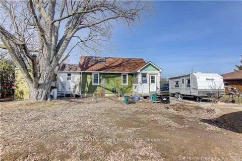 Photo 1 at 1527 Killarney Beach Road, Lefroy, Innisfil Photo 1 at 1527 Killarney Beach Road, Lefroy, Innisfil