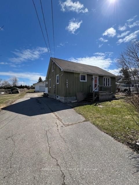Photo 2 at 1527 Killarney Beach Road, Lefroy, Innisfil Photo 2 at 1527 Killarney Beach Road, Lefroy, Innisfil