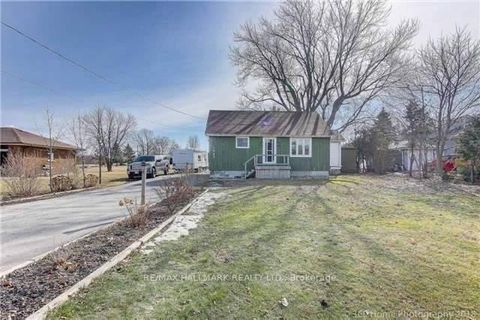 Photo 3 at 1527 Killarney Beach Road, Lefroy, Innisfil Photo 3 at 1527 Killarney Beach Road, Lefroy, Innisfil