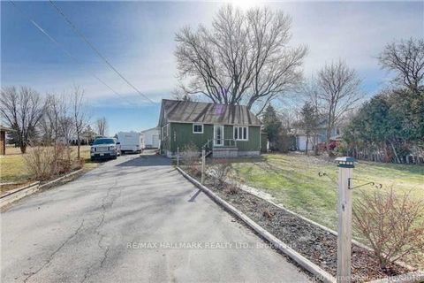Photo 4 at 1527 Killarney Beach Road, Lefroy, Innisfil Photo 4 at 1527 Killarney Beach Road, Lefroy, Innisfil