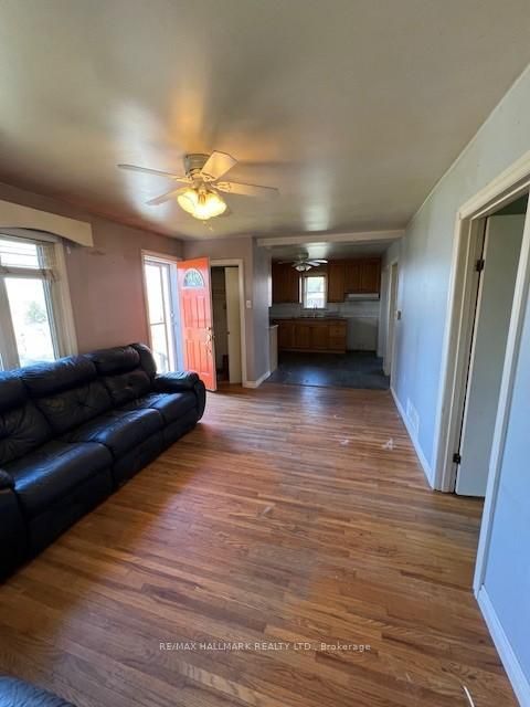 Photo 5 at 1527 Killarney Beach Road, Lefroy, Innisfil