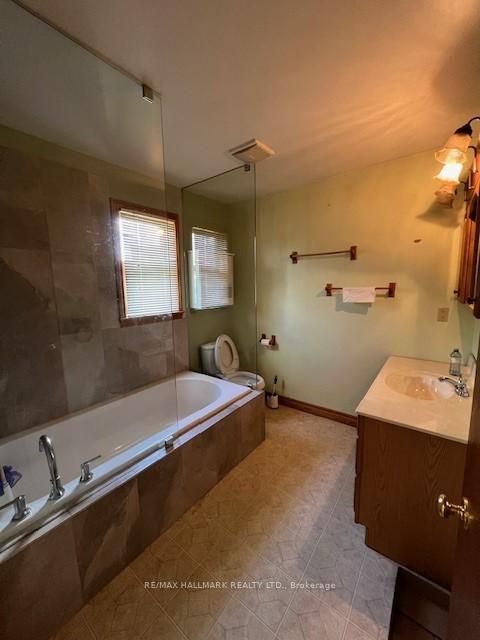 Photo 8 at 1527 Killarney Beach Road, Lefroy, Innisfil Photo 8 at 1527 Killarney Beach Road, Lefroy, Innisfil