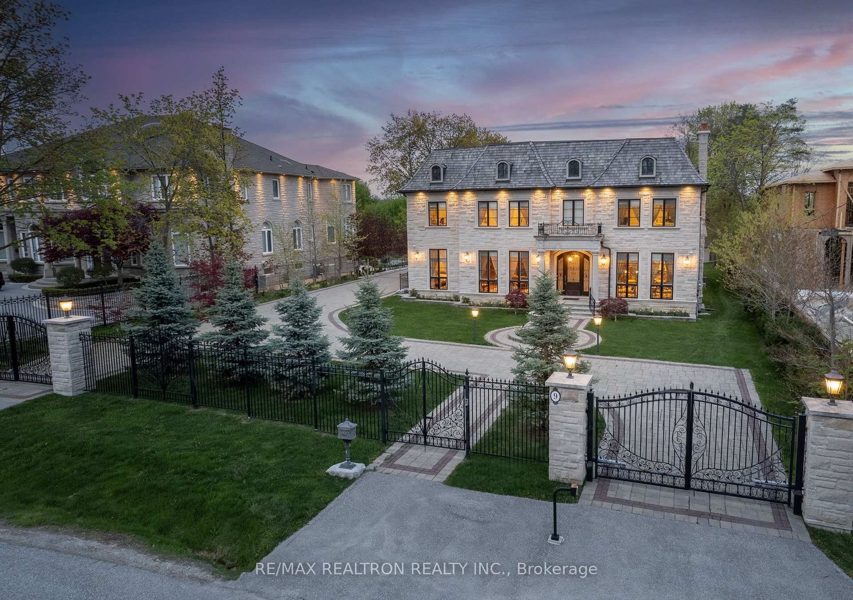 9 Thornbank Road, Uplands, Vaughan 
