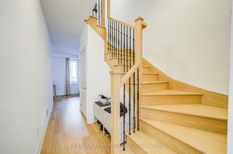 Photo 4 at 26 Chiara Rose Lane, Oak Ridges, Richmond Hill Photo 4 at 26 Chiara Rose Lane, Oak Ridges, Richmond Hill