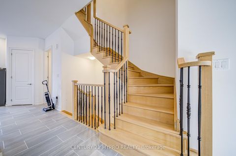Photo 20 at 26 Chiara Rose Lane, Oak Ridges, Richmond Hill