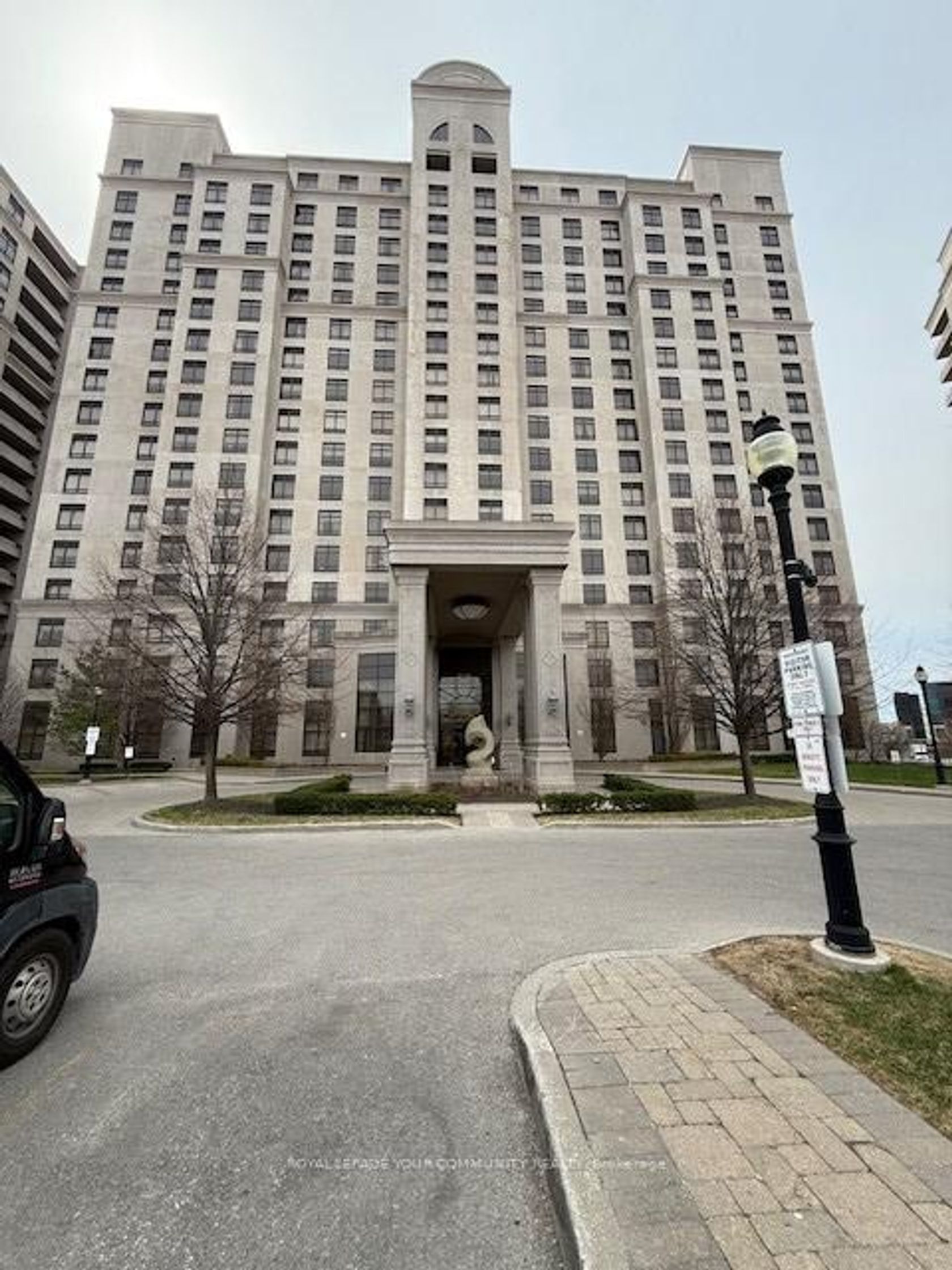 1610 - 9245 Jane Street, Maple, Vaughan 