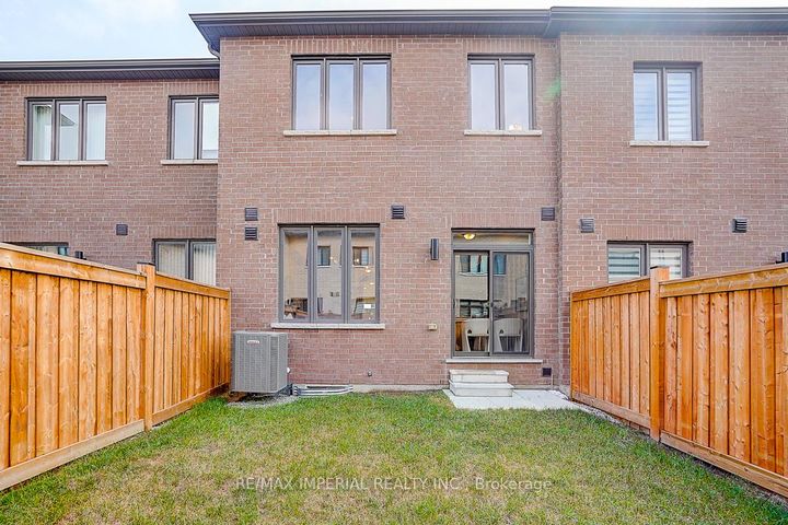 Photo 3 at 168 Bawden Drive, Rural Richmond Hill, Richmond Hill