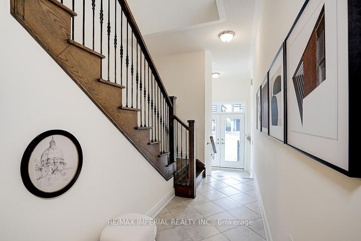 Photo 7 at 168 Bawden Drive, Rural Richmond Hill, Richmond Hill