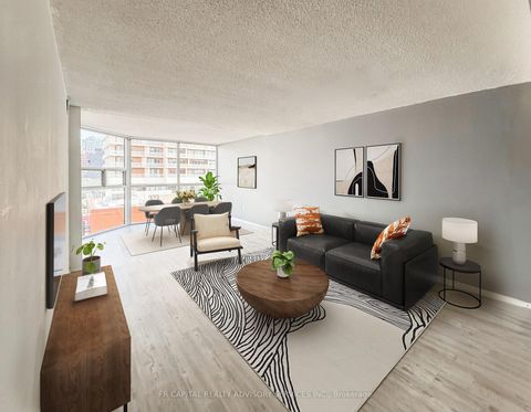 Photo 1 at 813 - 701 King Street W, Niagara, Toronto