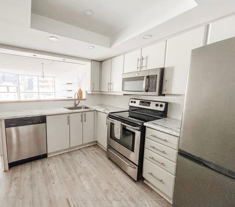 Photo 3 at 813 - 701 King Street W, Niagara, Toronto