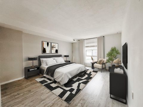 Photo 4 at 813 - 701 King Street W, Niagara, Toronto