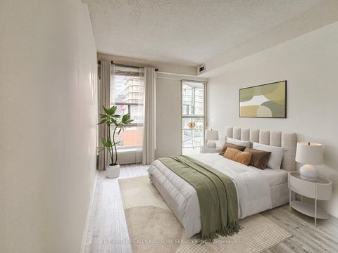Photo 5 at 813 - 701 King Street W, Niagara, Toronto