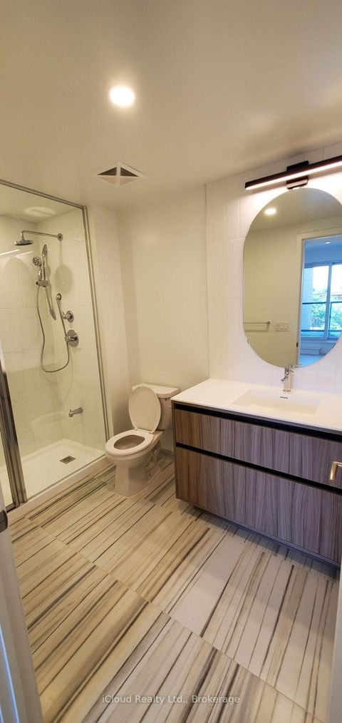 Photo 4 at 210 - 7950 Bathurst Street, Beverley Glen, Vaughan