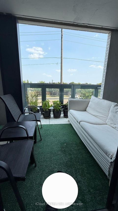 Photo 11 at 210 - 7950 Bathurst Street, Beverley Glen, Vaughan