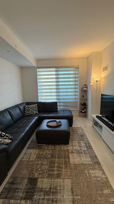 Photo 12 at 210 - 7950 Bathurst Street, Beverley Glen, Vaughan