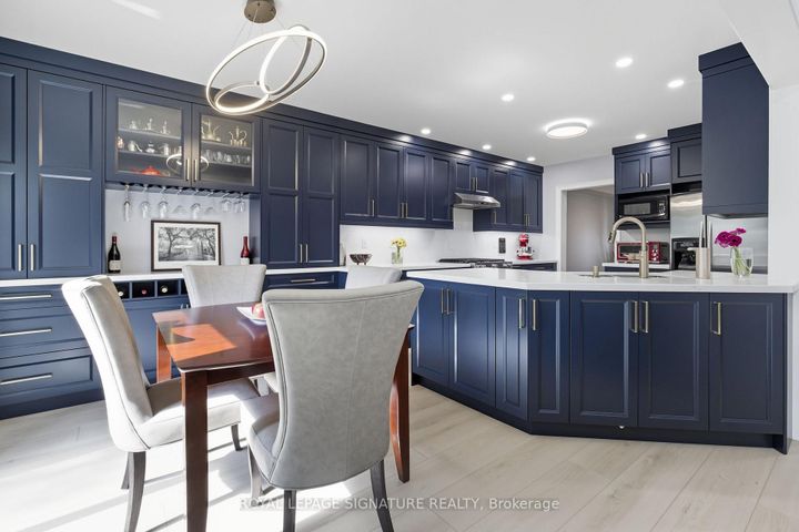 Photo 2 at 2105 Newell Crescent, Orchard, Burlington
