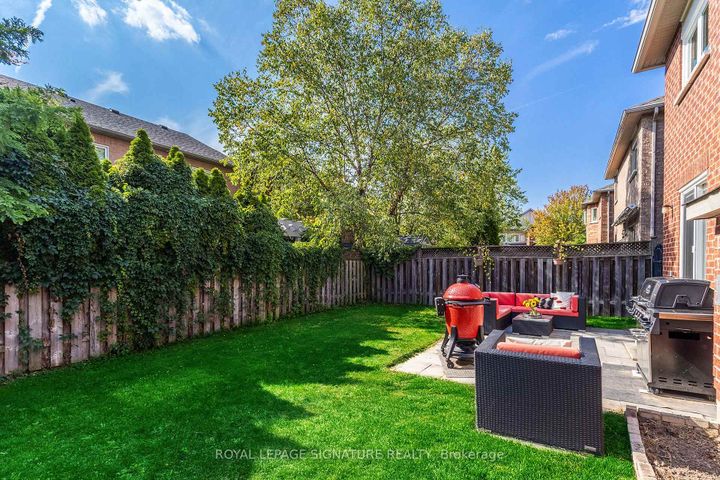 Photo 11 at 2105 Newell Crescent, Orchard, Burlington