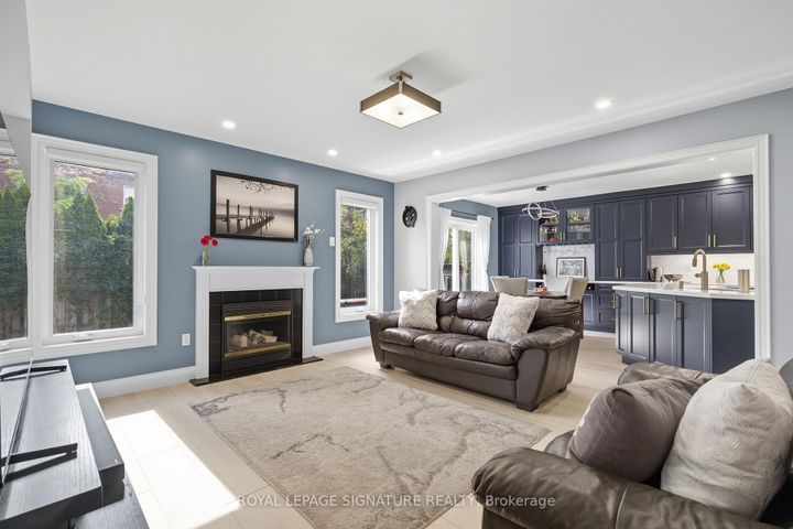 Photo 13 at 2105 Newell Crescent, Orchard, Burlington