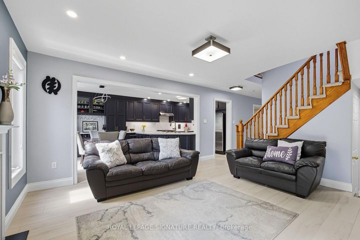 Photo 15 at 2105 Newell Crescent, Orchard, Burlington