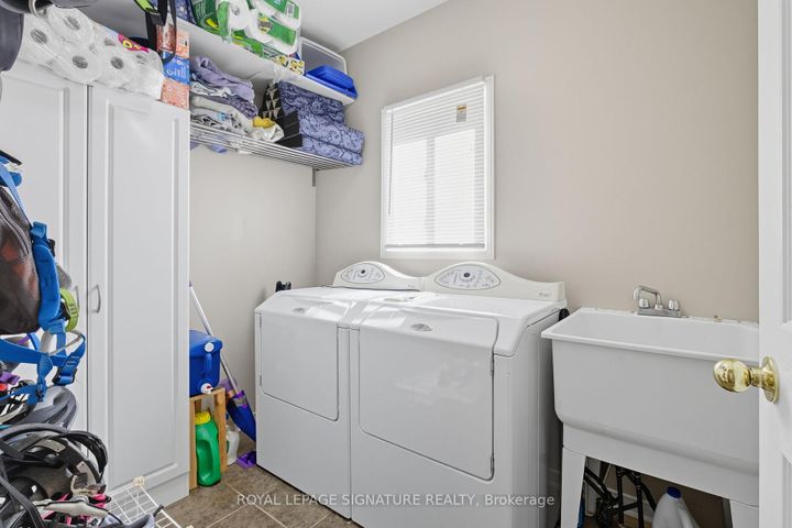 Photo 18 at 2105 Newell Crescent, Orchard, Burlington