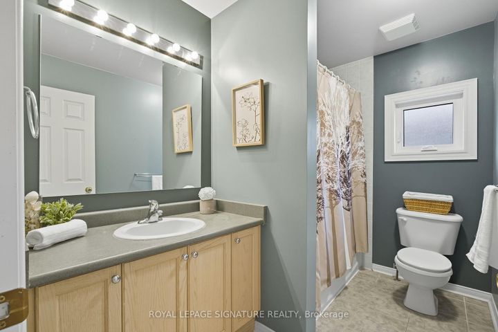 Photo 26 at 2105 Newell Crescent, Orchard, Burlington