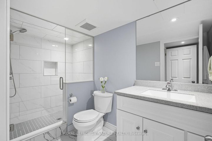 Photo 31 at 2105 Newell Crescent, Orchard, Burlington