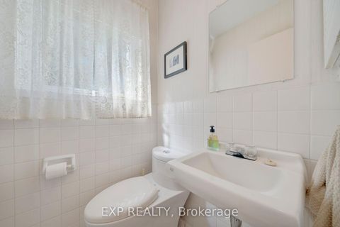 Photo 12 at 6 Queensland Court, West Deane, Toronto